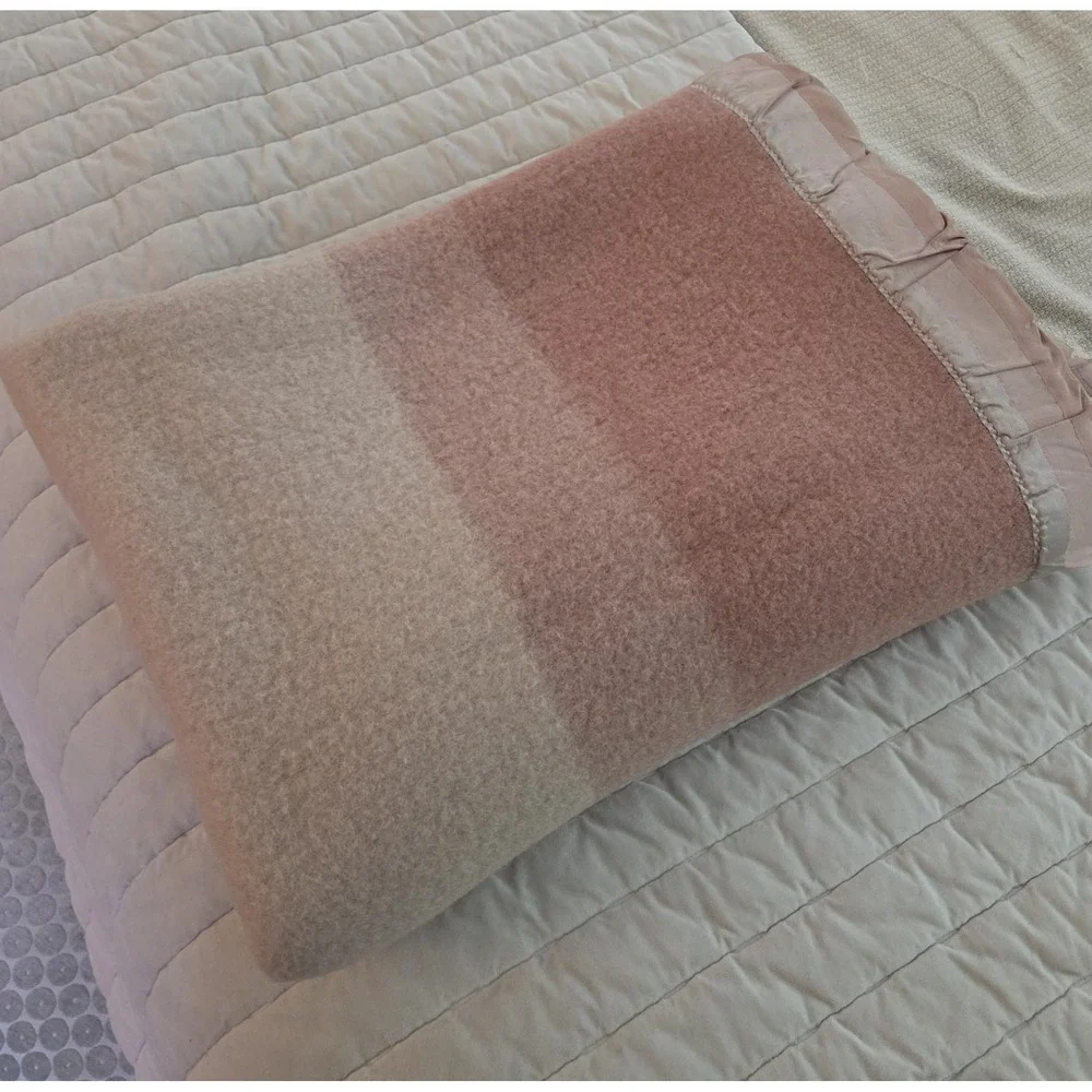 Vintage St.  Marys 100% Wool‎ Camp Striped Blanket Peach Pink Ombre 56x80